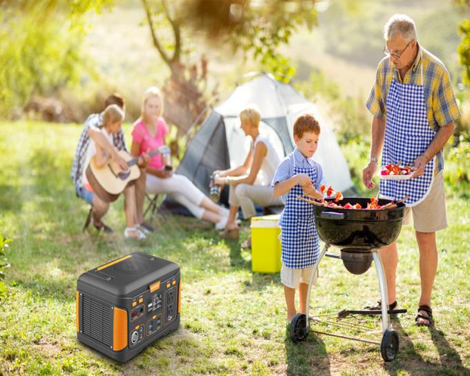 Fast Rechargeable 300W Outdoor Portable Power Station PC tahan api + Bahan ABS 0