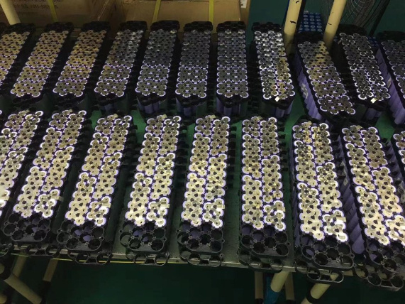48V 10.4ah E-Bike Baterai pengganti 13s5p Hitam 30A Perlindungan PCB Dengan Pengisi daya USB 5V 4